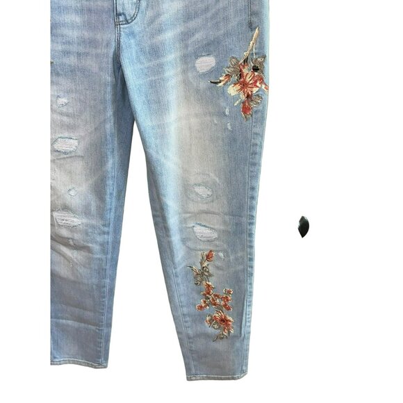 White House Black Market Ladies Embroidered Cropped BOHO Jeans Size 4 - Picture 7 of 13